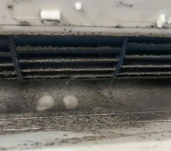 丰镇空调吹的风有股烧焦味是怎么回事